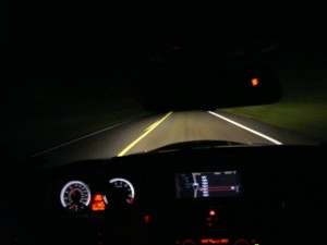 bmw-driving-at-night1-autonan-com